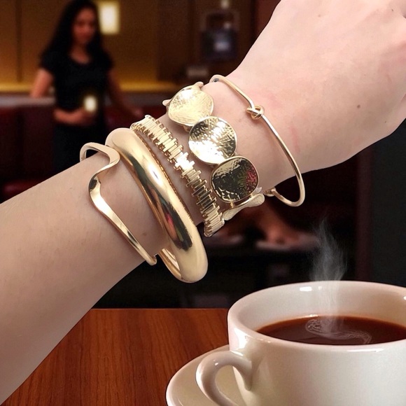 5pc Gold Tone Bracelet Set- Stackable Bangles & Cuffs Boho Chic Jewelry - Picture 1 of 5